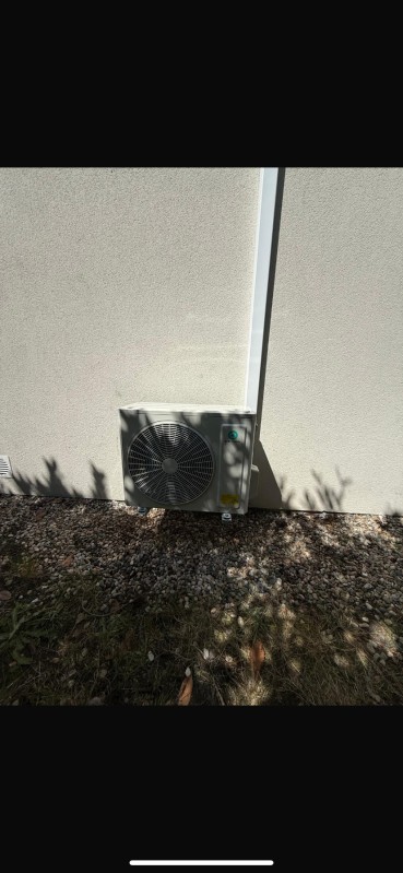 Installation d’une climatisation mono split HEIWA 3,5 kW « dos à dos » au Pian-Médoc en Gironde