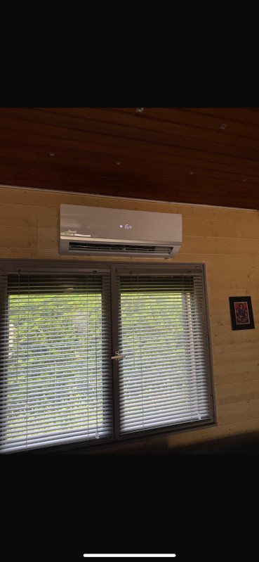 Devis et pose d'une climatisation mono split au Temple en Gironde de marque AIRWELL et d'une puissance de 2,5Kw