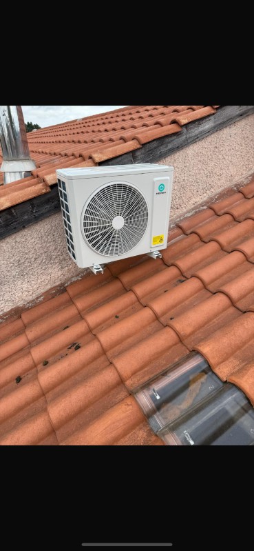 Devis et pose en urgence d'une climatisation Heiwa à Parempuyre en Gironde d'une puissance de 3,5 Kw pour une famille